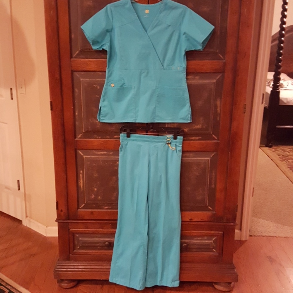 Women's scrubs turquoise blue